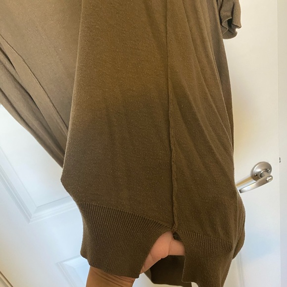 BCBG OVERSIZED OLIVE SWEATER - Picture 7 of 8